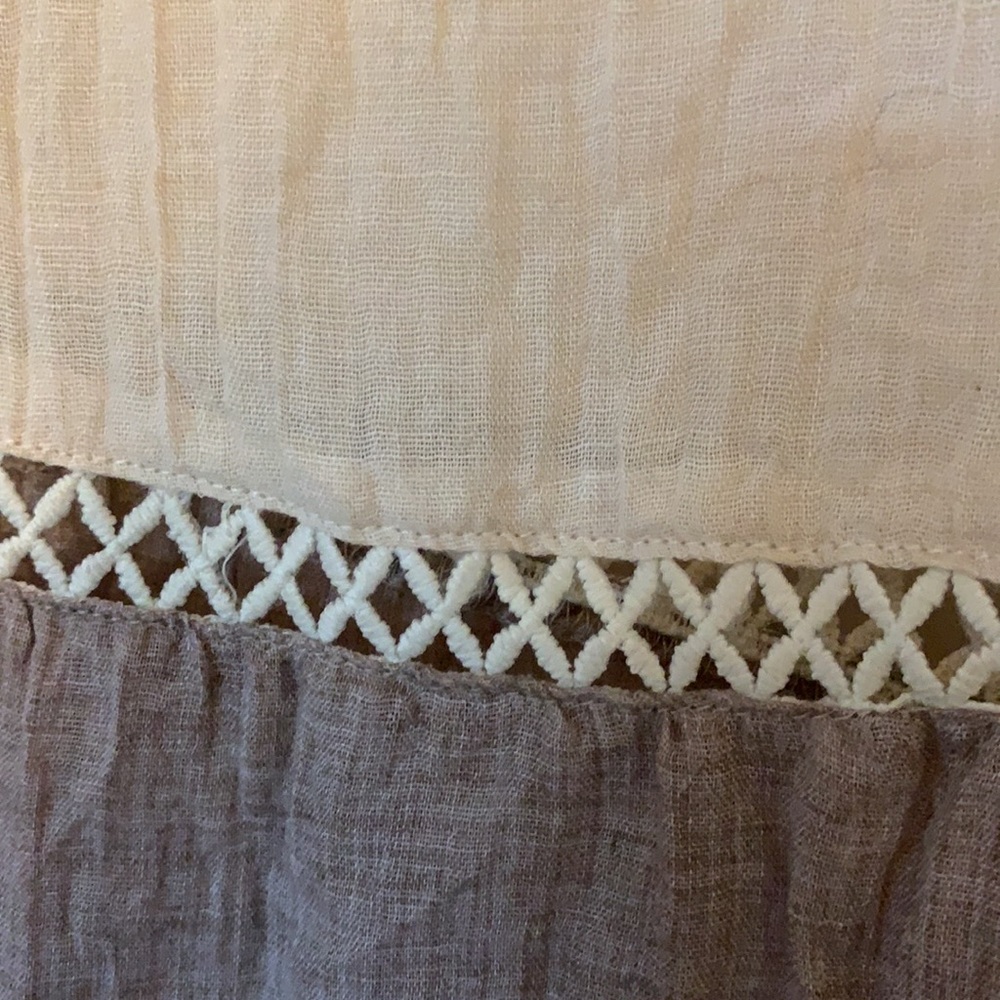 Neutrals Color Block Flowy Top - Picture 4 of 4